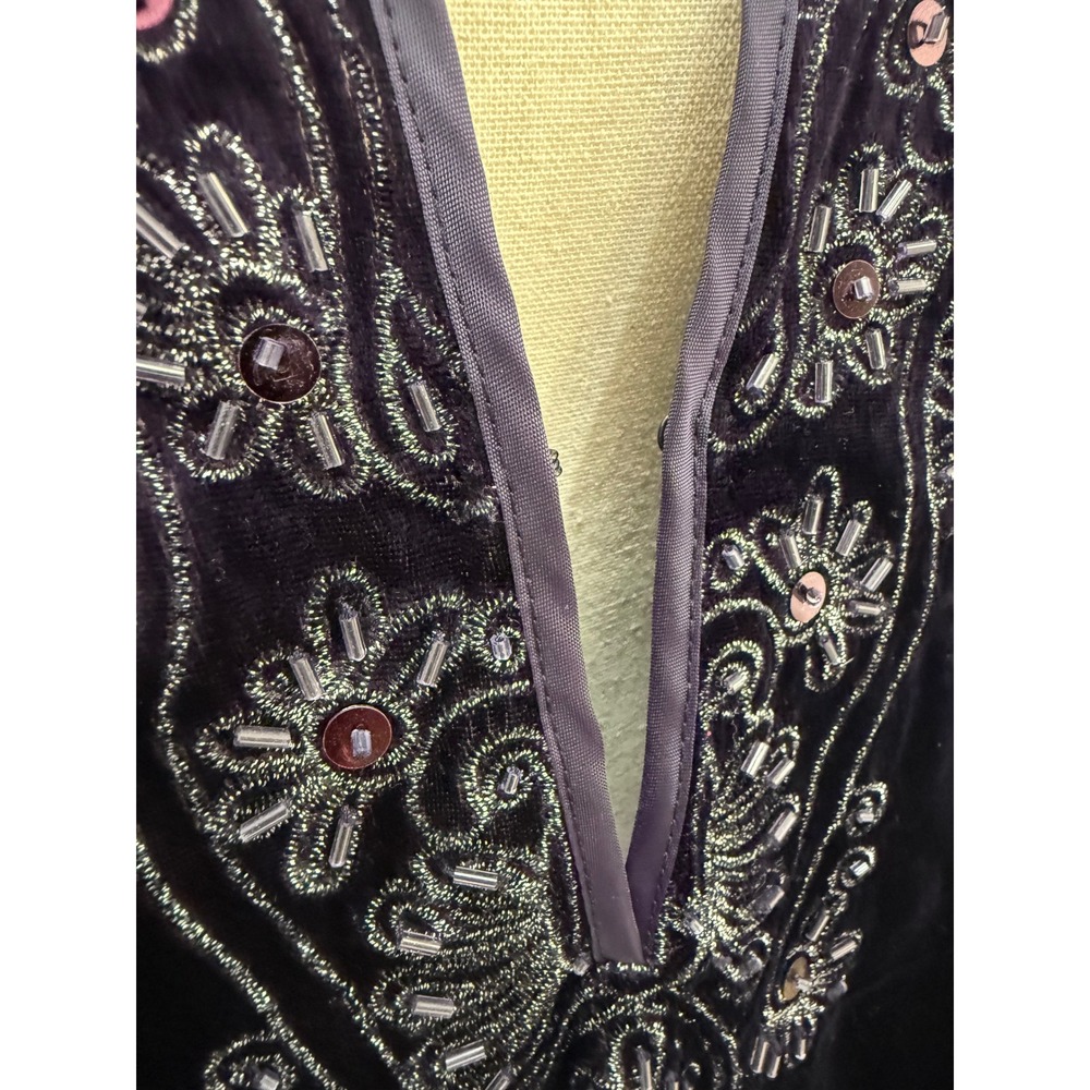 Chico's Velvet Tunic Top Size 2/L Purple Embroidered Deep V Neck Long Sleeve - Picture 7 of 11